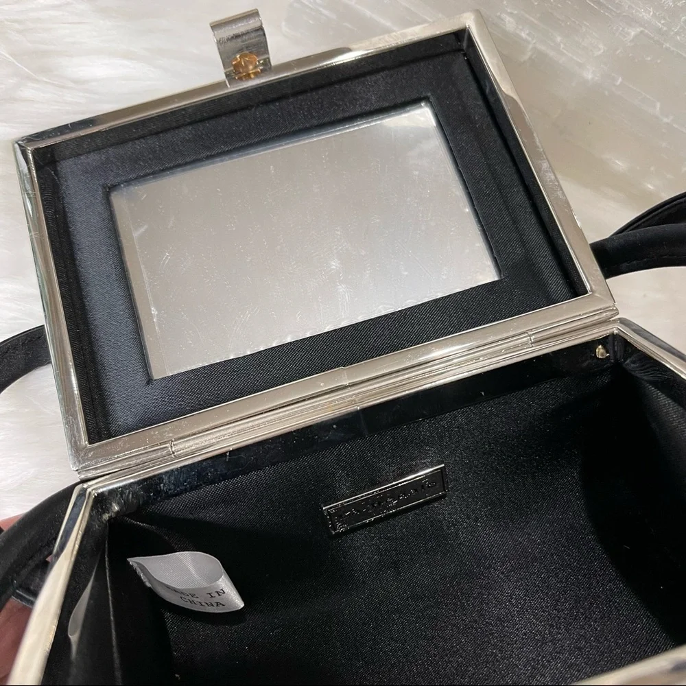 ๐๐SOLD๐๐LA REGALE EVENING BAG vintage UNIQUE CRYSTAL topped SQUARE shaped - Picture 6 of 14